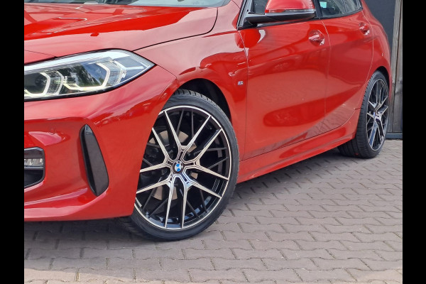 BMW 1-serie 118i High Executive | Navi | Sportinterieur | Stoelverw.| Head-up | Leder | M-Sport - Model 2020