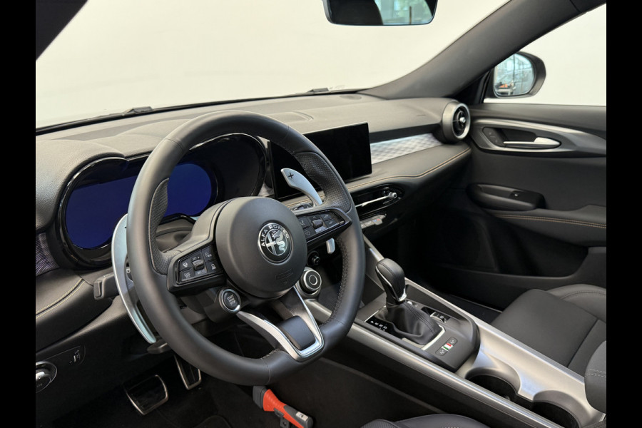 Alfa Romeo Tonale 1.5T Hybrid Veloce ACC Stoelventilatie 360 camera 1e eigenaar! !! 2e Pinksterdag zijn wij geopend van 12.00 tot 17.00u !!