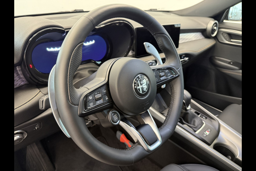 Alfa Romeo Tonale 1.5T Hybrid Veloce ACC Stoelventilatie 360 camera 1e eigenaar! !! 2e Pinksterdag zijn wij geopend van 12.00 tot 17.00u !!