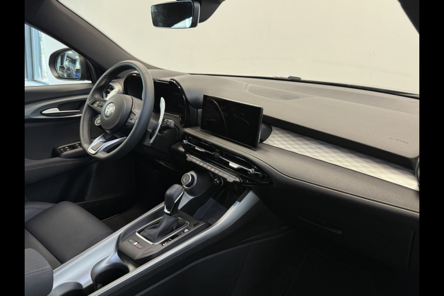 Alfa Romeo Tonale 1.5T Hybrid Veloce ACC Stoelventilatie 360 camera 1e eigenaar! !! 2e Pinksterdag zijn wij geopend van 12.00 tot 17.00u !!
