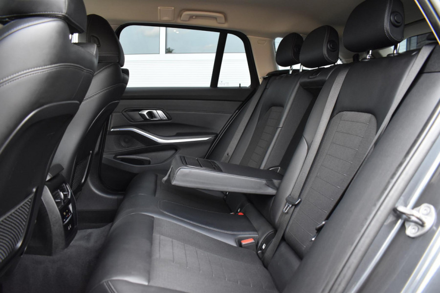 BMW 3 Serie Touring 320d 190PK Aut. Executive | LED | 19 Inch | Navi | Incl. garantie