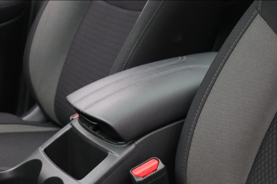 Nissan QASHQAI 1.3 DIG-T N-Connecta Carplay Panorama Camera Navigatie *1e Eigenaar*
