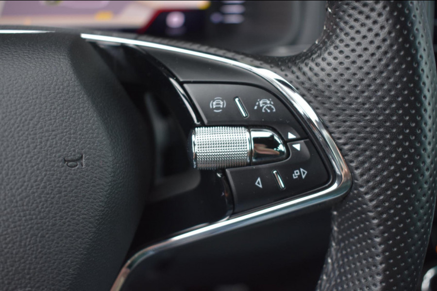 Škoda Karoq 1.5 TSI ACT Sportline | TREKHAAK | CANTON | VIRTUAL COCKPIT | ACC | APPLE CARPLAY | ANDROID AUTO | STUURVERWARMING