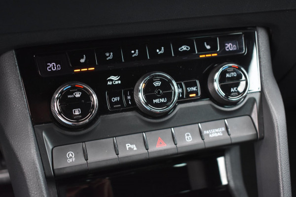 Škoda Karoq 1.5 TSI ACT Sportline | TREKHAAK | CANTON | VIRTUAL COCKPIT | ACC | APPLE CARPLAY | ANDROID AUTO | STUURVERWARMING