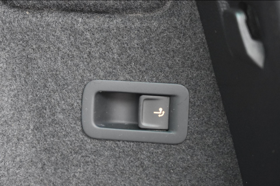 Škoda Karoq 1.5 TSI ACT Sportline | TREKHAAK | CANTON | VIRTUAL COCKPIT | ACC | APPLE CARPLAY | ANDROID AUTO | STUURVERWARMING