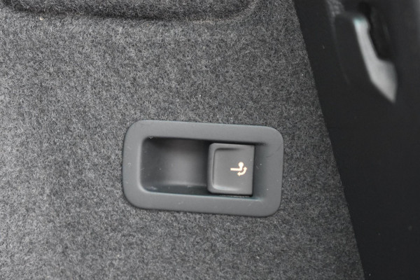 Škoda Karoq 1.5 TSI ACT Sportline | TREKHAAK | CANTON | VIRTUAL COCKPIT | ACC | APPLE CARPLAY | ANDROID AUTO | STUURVERWARMING