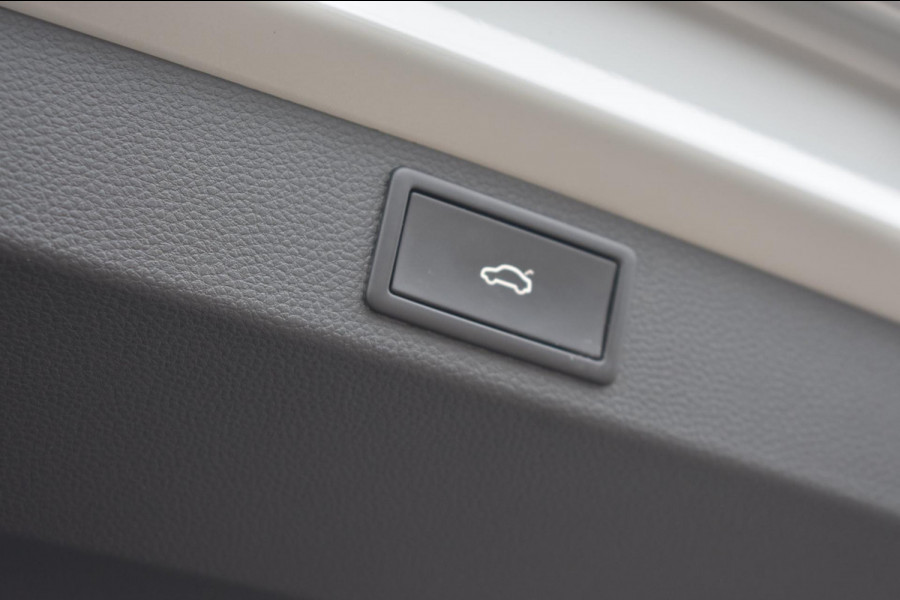Škoda Karoq 1.5 TSI ACT Sportline | TREKHAAK | CANTON | VIRTUAL COCKPIT | ACC | APPLE CARPLAY | ANDROID AUTO | STUURVERWARMING