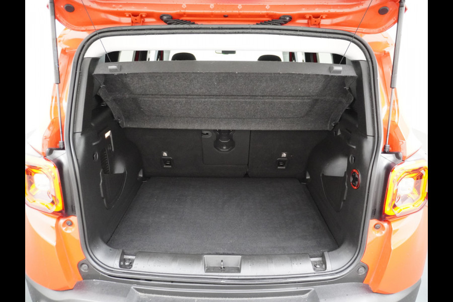 Jeep Renegade T120pk Navi Camera Apple Carplay Android Auto Achteruitrij-Assist Dodehoek-detectie Park-Assist PDC-A+V 19" DAB U-Connect Live 8 Regen-Lichtsensor Led Blindspot monitoring Lane Assist Dim.Binnenspiegel Lmv Privacy Glas Bluetooth Super compleet Slechts 1.295kg in gewicht zorgt voor een laag verbruik en dito kosten!