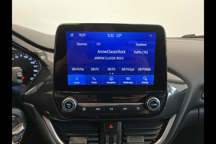 Ford Puma 1.0 EcoBoost Titanium Climate control Cruise control LED Parkeersensor achter Stoel + Stuur verwarming Navigatie Apple Carplay/ Android Auto