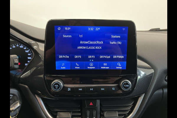 Ford Puma 1.0 EcoBoost Titanium Climate control Cruise control LED Parkeersensor achter Stoel + Stuur verwarming Navigatie Apple Carplay/ Android Auto