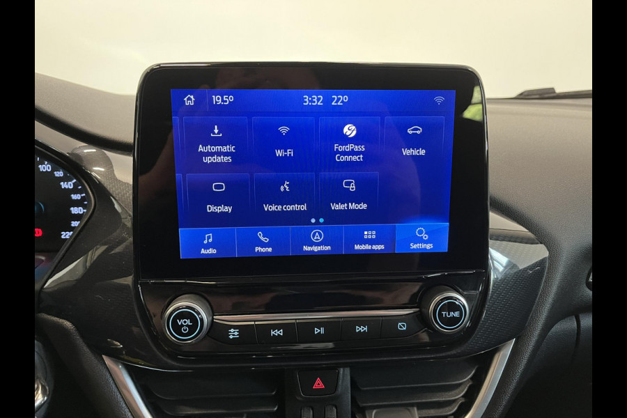 Ford Puma 1.0 EcoBoost Titanium Climate control Cruise control LED Parkeersensor achter Stoel + Stuur verwarming Navigatie Apple Carplay/ Android Auto