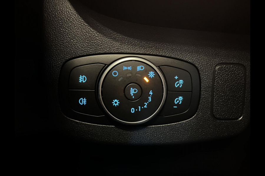 Ford Puma 1.0 EcoBoost Titanium Climate control Cruise control LED Parkeersensor achter Stoel + Stuur verwarming Navigatie Apple Carplay/ Android Auto