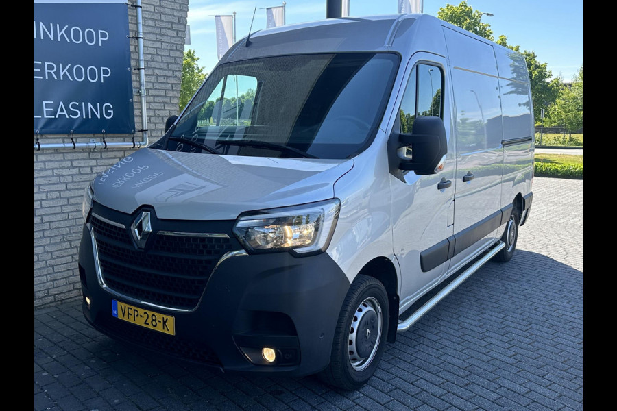 Renault Master T35 2.3 dCi 180 L2H2*A/C*NAVI*CRUISE*CAM*TEL*3PERS