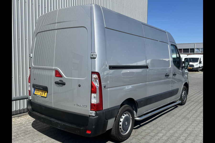 Renault Master T35 2.3 dCi 180 L2H2*A/C*NAVI*CRUISE*CAM*TEL*3PERS