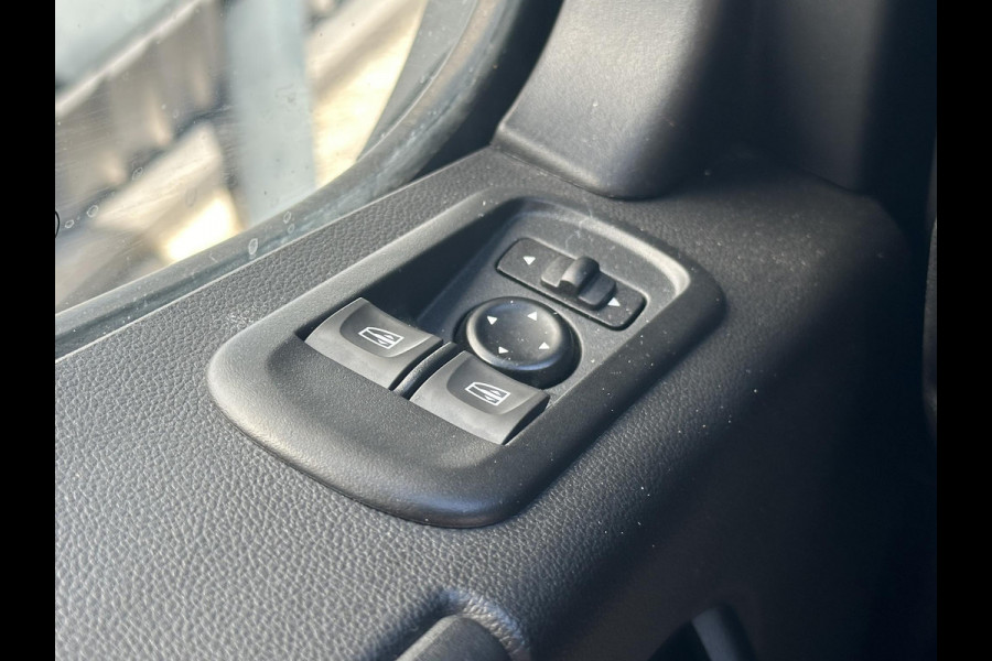 Renault Master T35 2.3 dCi 180 L2H2*A/C*NAVI*CRUISE*CAM*TEL*3PERS