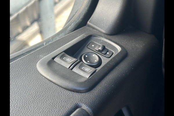 Renault Master T35 2.3 dCi 180 L2H2*A/C*NAVI*CRUISE*CAM*TEL*3PERS