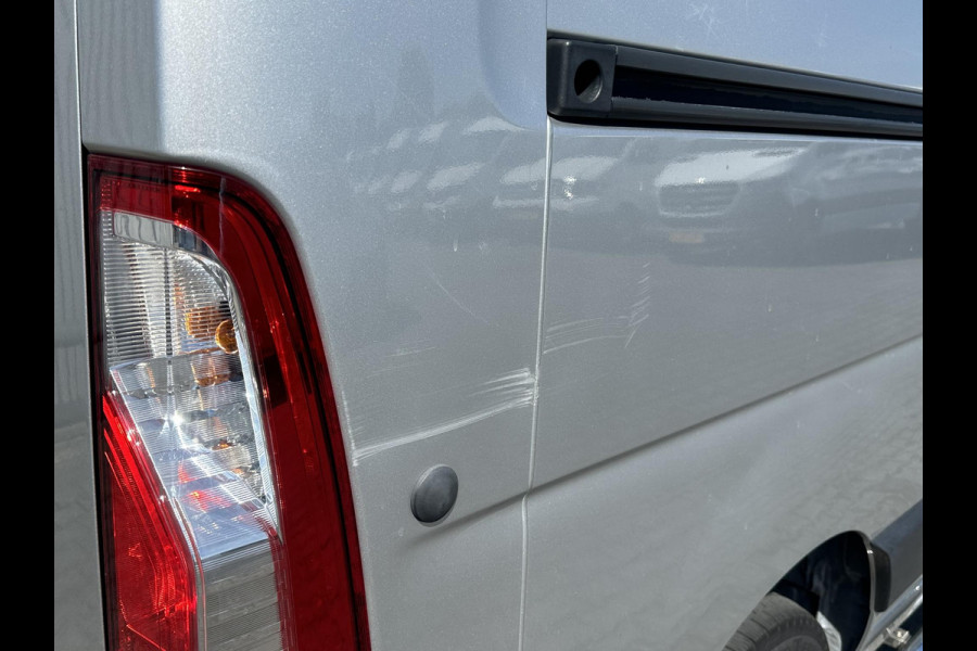 Renault Master T35 2.3 dCi 180 L2H2*A/C*NAVI*CRUISE*CAM*TEL*3PERS