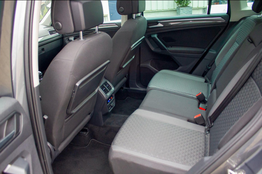 Volkswagen Tiguan 1.5 TSI Comfortline Business | Prijs rijklaar incl. 12 mnd garantie | Trekhaak Panodak Navi Elek Klep Stoelverw