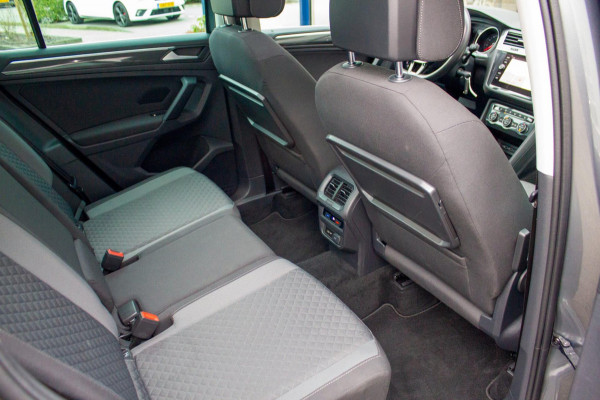 Volkswagen Tiguan 1.5 TSI Comfortline Business | Prijs rijklaar incl. 12 mnd garantie | Trekhaak Panodak Navi Elek Klep Stoelverw