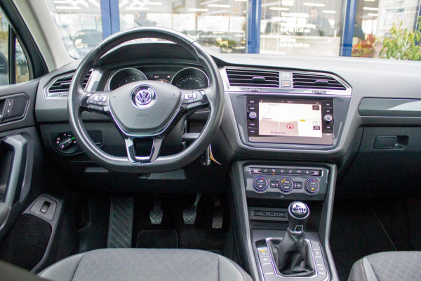 Volkswagen Tiguan 1.5 TSI Comfortline Business | Prijs rijklaar incl. 12 mnd garantie | Trekhaak Panodak Navi Elek Klep Stoelverw