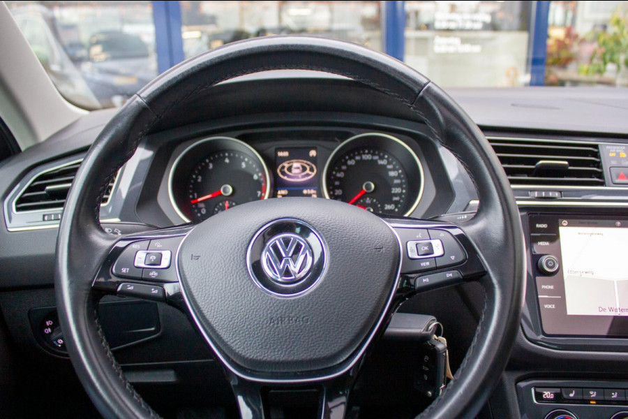 Volkswagen Tiguan 1.5 TSI Comfortline Business | Prijs rijklaar incl. 12 mnd garantie | Trekhaak Panodak Navi Elek Klep Stoelverw