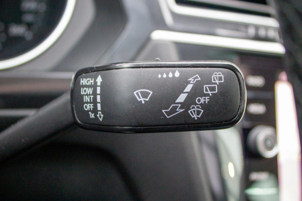 Volkswagen Tiguan 1.5 TSI Comfortline Business | Prijs rijklaar incl. 12 mnd garantie | Trekhaak Panodak Navi Elek Klep Stoelverw