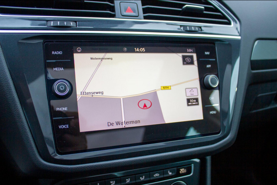 Volkswagen Tiguan 1.5 TSI Comfortline Business | Prijs rijklaar incl. 12 mnd garantie | Trekhaak Panodak Navi Elek Klep Stoelverw