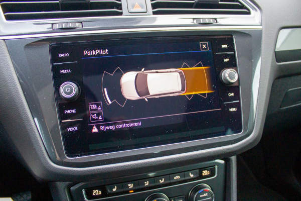 Volkswagen Tiguan 1.5 TSI Comfortline Business | Prijs rijklaar incl. 12 mnd garantie | Trekhaak Panodak Navi Elek Klep Stoelverw