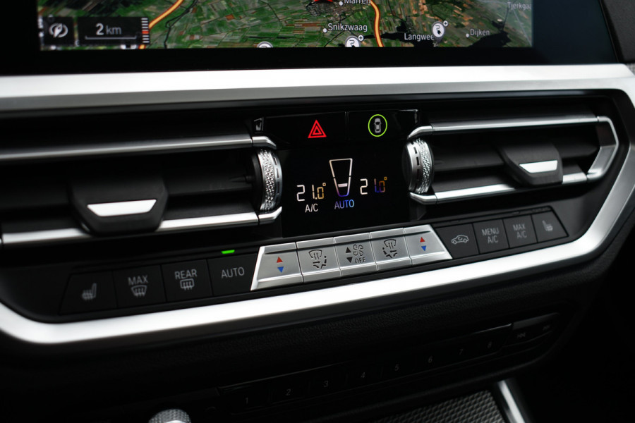 BMW 3 Serie Touring 330e M-Sport Pano Trekhaak Harman/K 19inch Camera