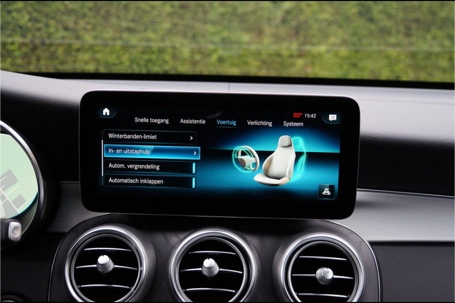 Mercedes-Benz GLC 300 4MATIC AMG line | Pano Distronic Memory Trekhaak