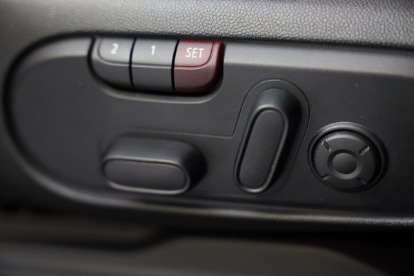 MINI Countryman 1.5 Cooper John Cooper Works / AUT / Elek Stoelen / Navi / Digital Cockpit / ACC / Leder / Open Pano / Led
