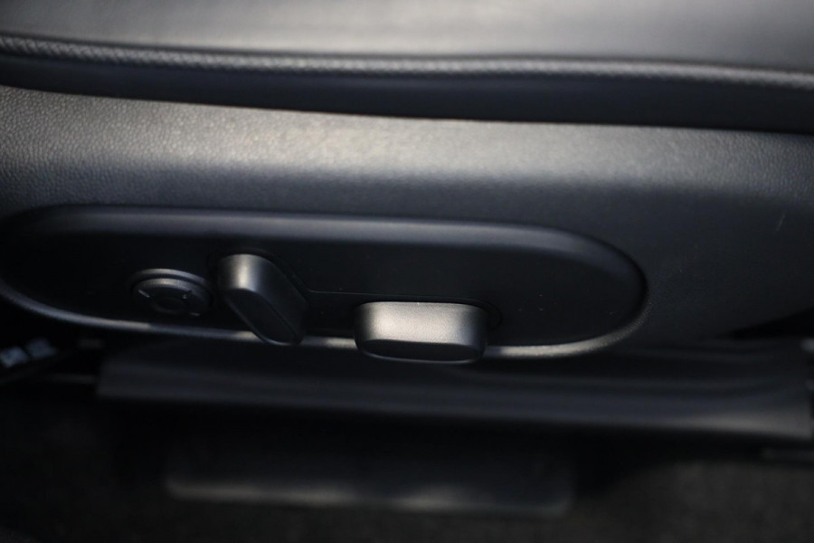 MINI Countryman 1.5 Cooper John Cooper Works / AUT / Elek Stoelen / Navi / Digital Cockpit / ACC / Leder / Open Pano / Led