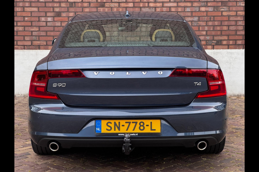 Volvo S90 2.0 T4 Momentum+ / 190 PK / Trekhaak / Automaat / Leder + Stoelverwarming / Adaptive Cruise / Navigatie