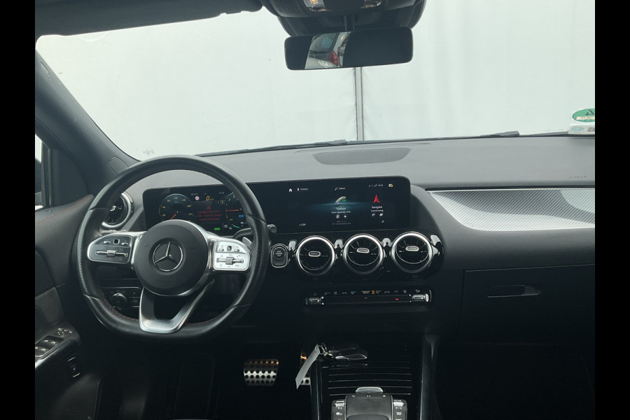Mercedes-Benz GLA 250 e Business Solution AMG PHEV Nav/Cruise Stoelverw Digi-Dash Uitstraling!