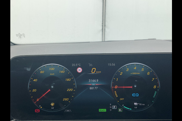Mercedes-Benz GLA 250 e Business Solution AMG PHEV Nav/Cruise Stoelverw Digi-Dash Uitstraling!