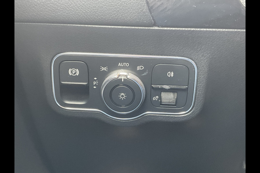 Mercedes-Benz GLA 250 e Business Solution AMG PHEV Nav/Cruise Stoelverw Digi-Dash Uitstraling!