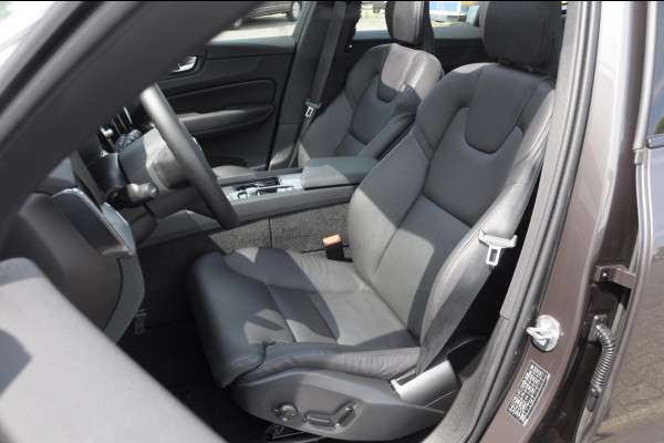 Volvo XC60 T6 350PK Automaat Plus Dark 360 camera / elektrisch bedienbare voorstoelen / Memory seats / stoelverwarming voor en achter/ stuurverwarming / BLIS