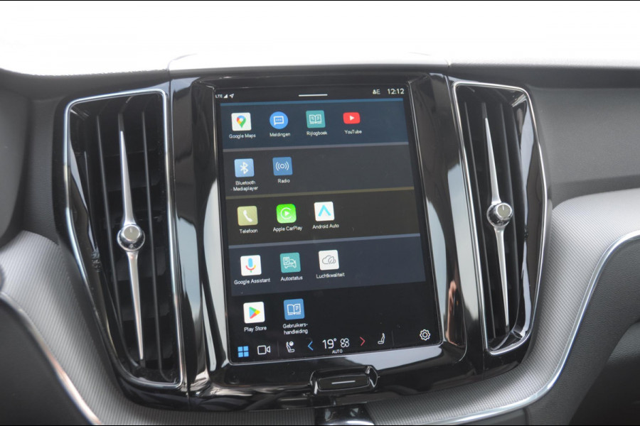 Volvo XC60 T6 350PK Automaat Plus Dark 360 camera / elektrisch bedienbare voorstoelen / Memory seats / stoelverwarming voor en achter/ stuurverwarming / BLIS
