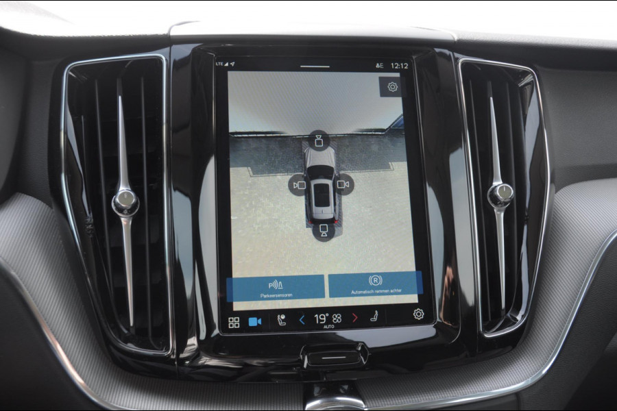 Volvo XC60 T6 350PK Automaat Plus Dark 360 camera / elektrisch bedienbare voorstoelen / Memory seats / stoelverwarming voor en achter/ stuurverwarming / BLIS