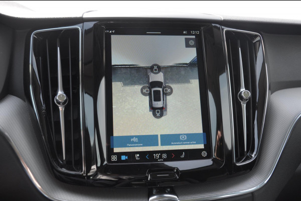 Volvo XC60 T6 350PK Automaat Plus Dark 360 camera / elektrisch bedienbare voorstoelen / Memory seats / stoelverwarming voor en achter/ stuurverwarming / BLIS