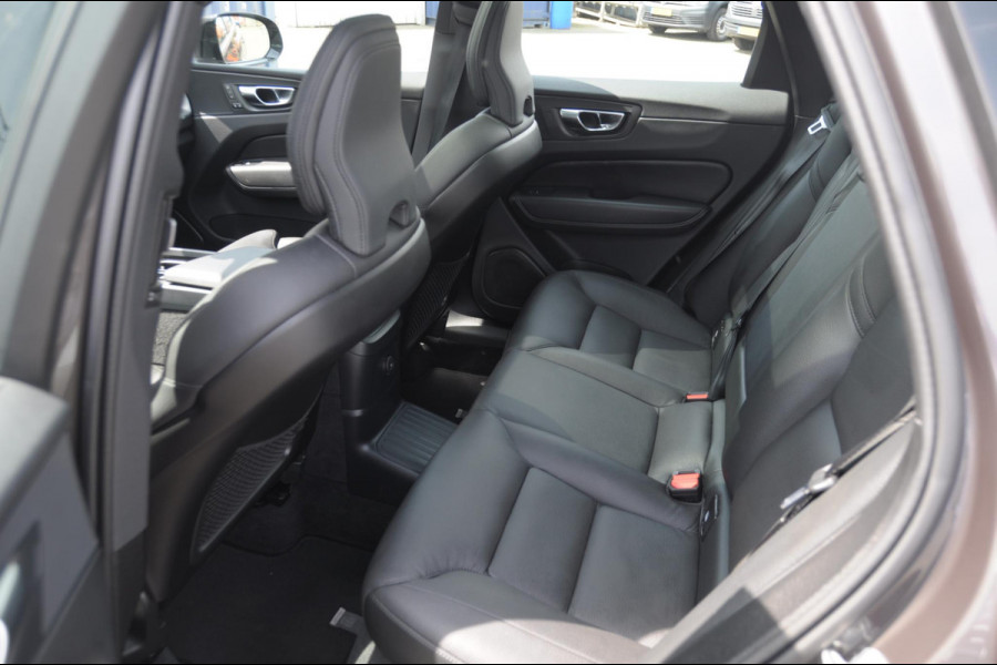 Volvo XC60 T6 350PK Automaat Plus Dark 360 camera / elektrisch bedienbare voorstoelen / Memory seats / stoelverwarming voor en achter/ stuurverwarming / BLIS