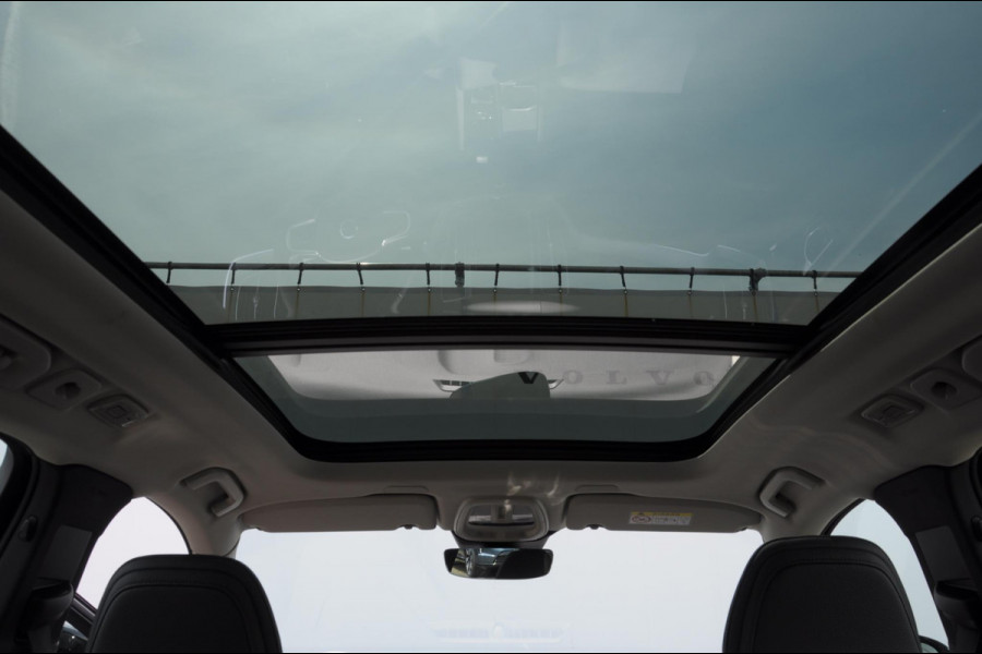Volvo XC60 T6 350PK Automaat Plus Dark 360 camera / elektrisch bedienbare voorstoelen / Memory seats / stoelverwarming voor en achter/ stuurverwarming / BLIS