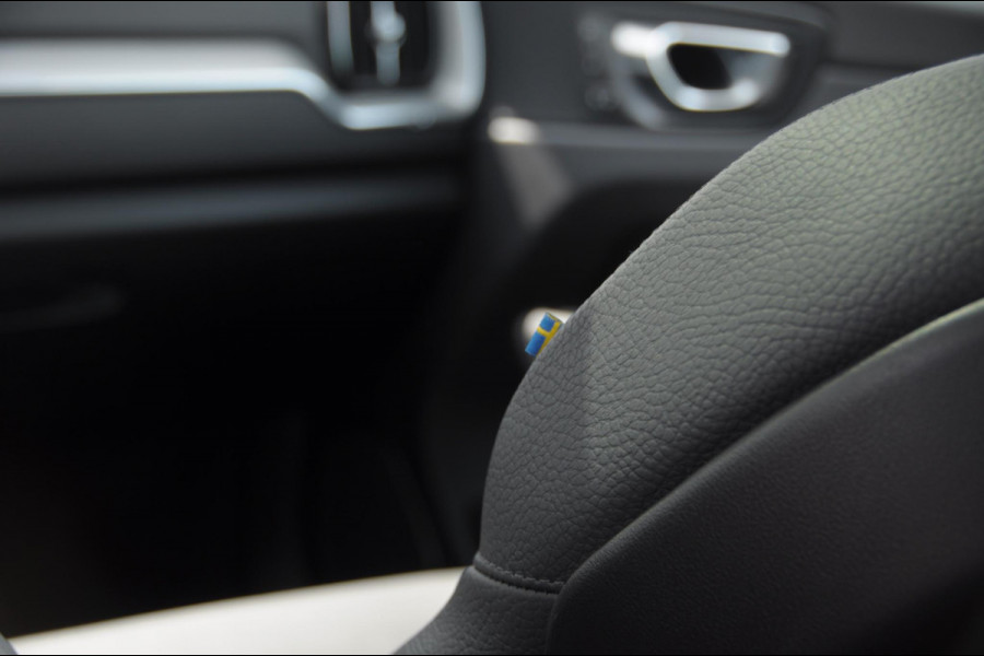 Volvo XC60 T6 350PK Automaat Plus Dark 360 camera / elektrisch bedienbare voorstoelen / Memory seats / stoelverwarming voor en achter/ stuurverwarming / BLIS