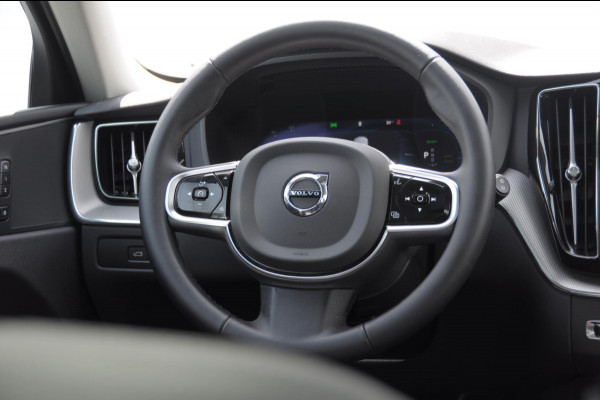 Volvo XC60 T6 350PK Automaat Plus Dark 360 camera / elektrisch bedienbare voorstoelen / Memory seats / stoelverwarming voor en achter/ stuurverwarming / BLIS