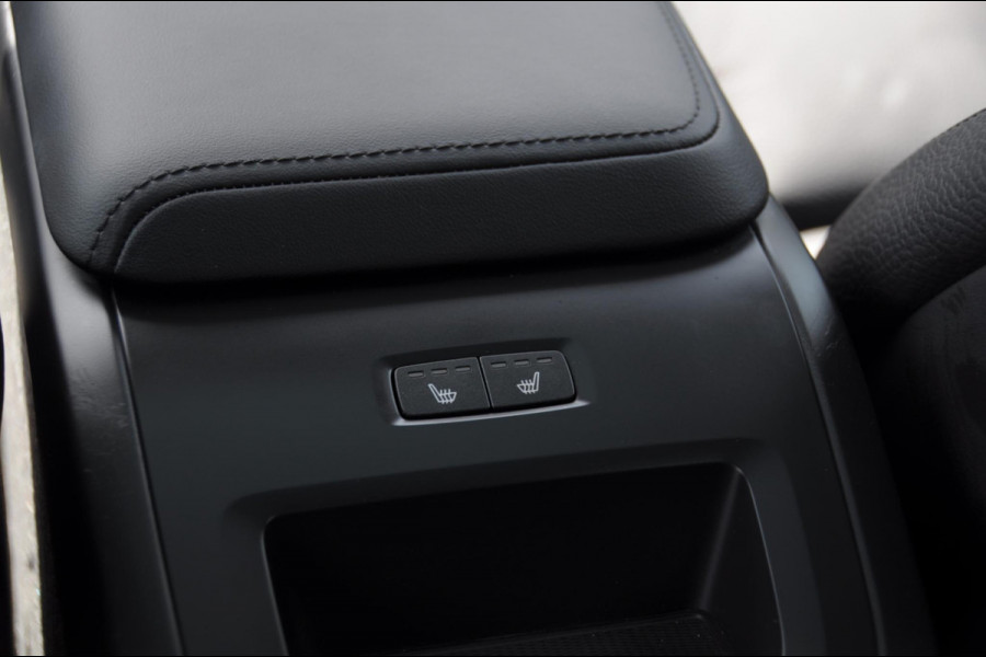 Volvo XC60 T6 350PK Automaat Plus Dark 360 camera / elektrisch bedienbare voorstoelen / Memory seats / stoelverwarming voor en achter/ stuurverwarming / BLIS
