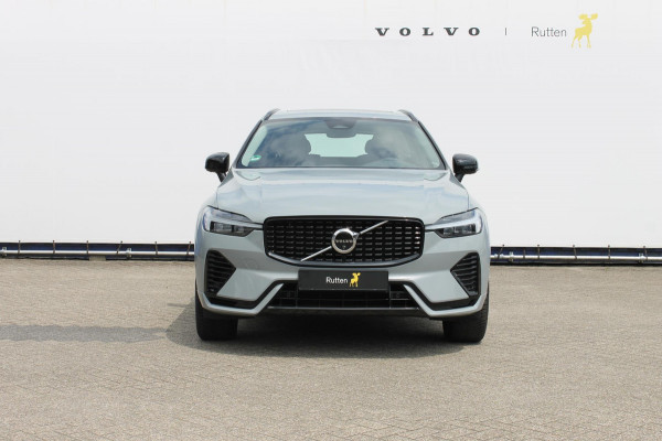 Volvo XC60 T6 350PK Plug-in hybrid AWD Plus Dark Long Range / Semi elektrisch wegklapbare trekhaak / Lederen bekleding / Panoramisch schuif-kanteldak