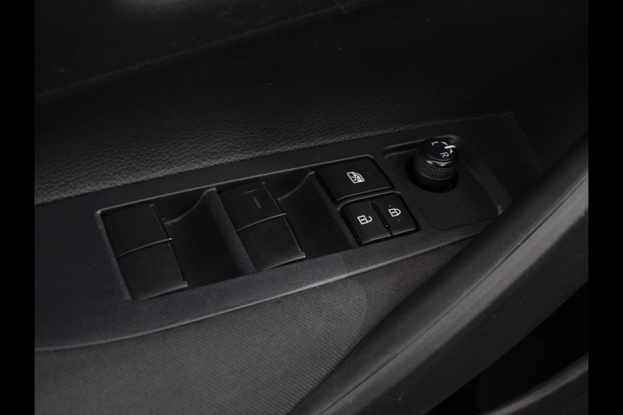 Toyota Corolla 1.8 Hybrid Comfort Climate control Navigatie Cruise control LED Achteruitrij camera Apple Carplay/ Android Auto