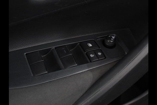 Toyota Corolla 1.8 Hybrid Comfort Climate control Navigatie Cruise control LED Achteruitrij camera Apple Carplay/ Android Auto