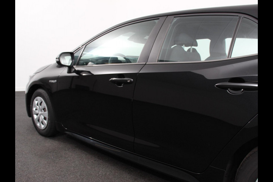Toyota Corolla 1.8 Hybrid Comfort Climate control Navigatie Cruise control LED Achteruitrij camera Apple Carplay/ Android Auto