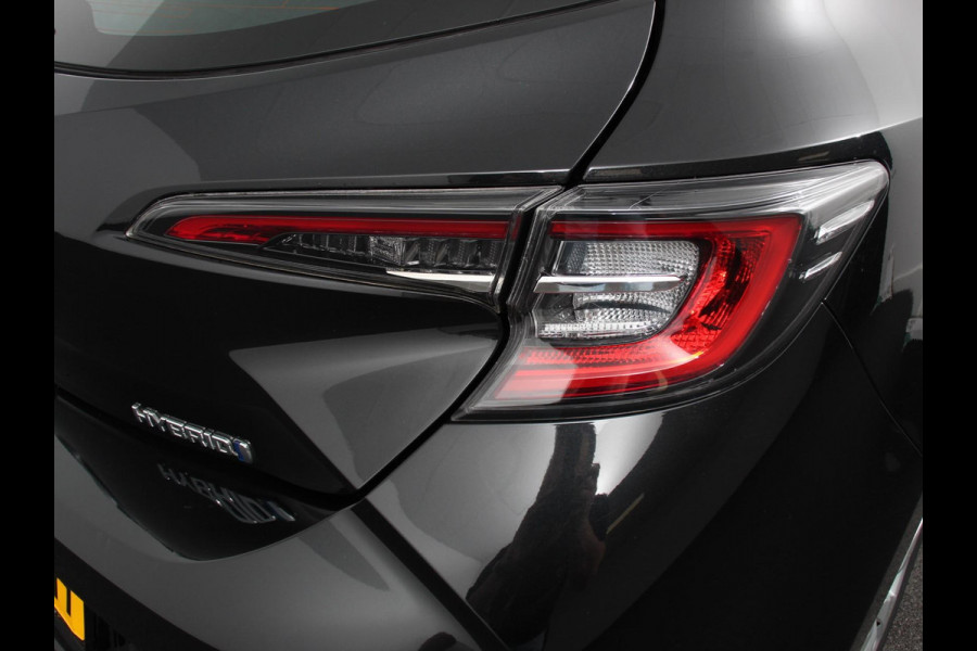 Toyota Corolla 1.8 Hybrid Comfort Climate control Navigatie Cruise control LED Achteruitrij camera Apple Carplay/ Android Auto